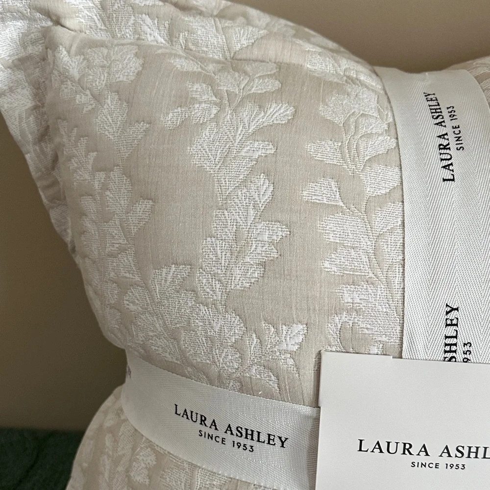Laura Ashley Waxham Pillows White & Ivory Leaf Print Set of 2 Gorgeous! NEW!